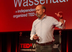 Anneke Brouwer Stemprofessional & Sprekerscoach TEDxWassenaar