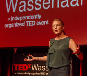 Anneke Brouwer Stemprofessional & Sprekerscoach TEDxWassenaar
