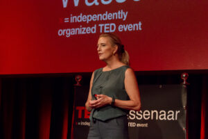 Anneke Brouwer Stemprofessional & Sprekerscoach TEDxWassenaar